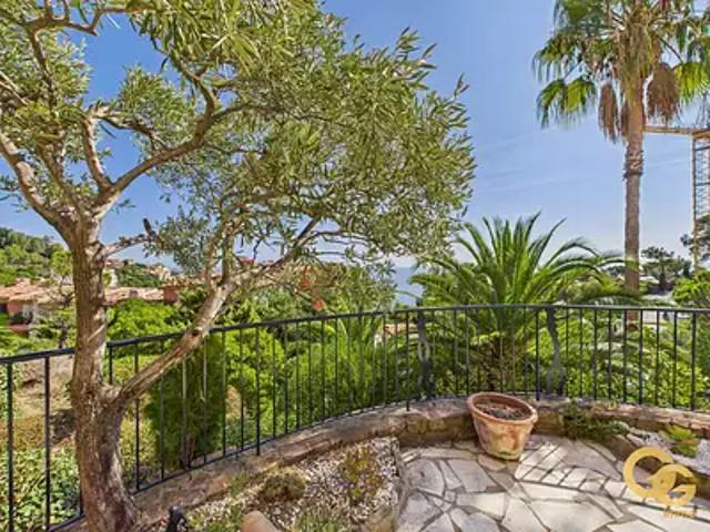 Théoule sur Mer 06590 Achat / Vente appartement 3 pièces t3 au dernier étage