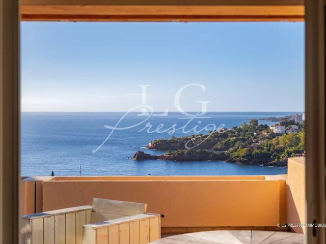 Théoule sur Mer: villa sur le toit avec vue panoramique sur. 76m² Théoule sur Mer