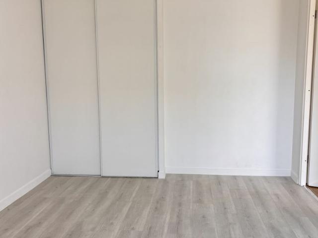 THIAIS 2 PIECES 43m² avec box et balcon