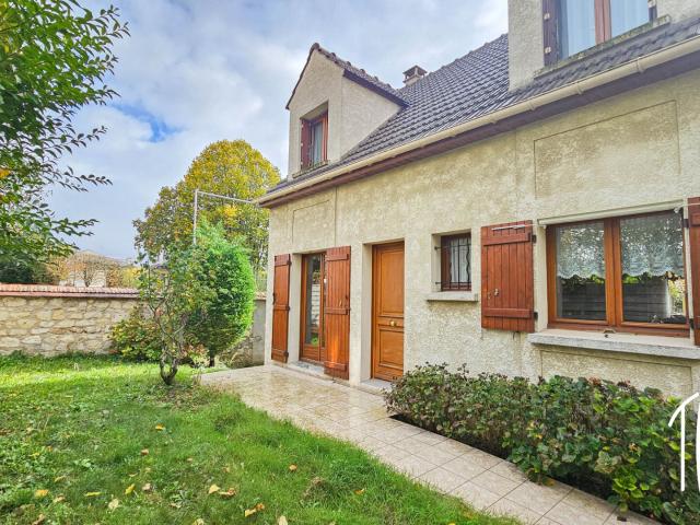 THIAIS CENTRE VILLE MAISON 6 PIECES 4 CHAMBRES GARAGE SOUS SOL TOTAL