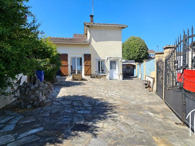 THIAIS CENTRE VILLE MAISON 73M2 PROCHE TVM