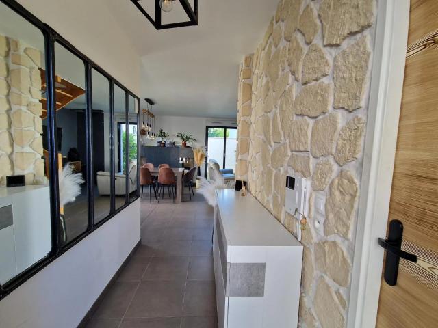 THIAIS Maison moderne 2019 et familiale proche toutes commod
