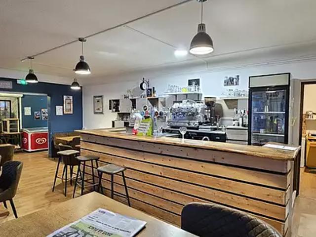 Thiberville 27230 Achat / Vente divers 12 pièces au dernier étage terrasse