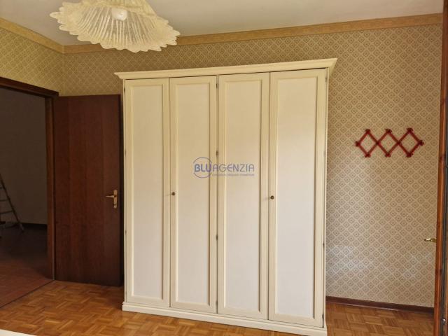 Thiene ZONA CARABINIERI AFFITTASI APPARTAMENTO COMPLETAMENTE ARREDATO CON GIARDINO CONDOMINIALE