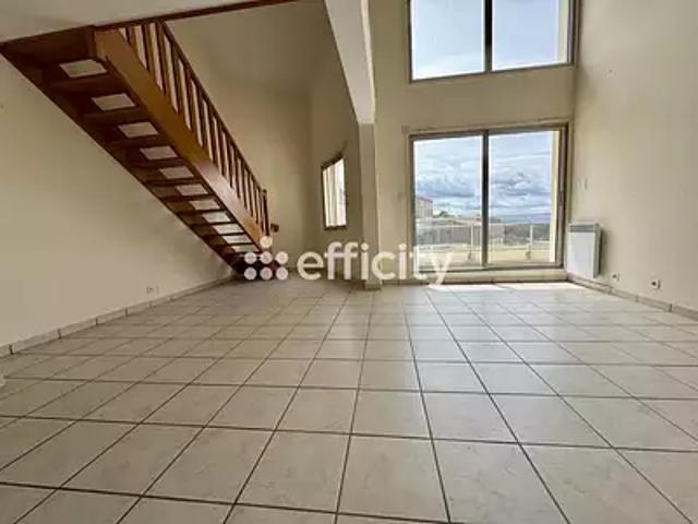 Thiers 63300 Achat / Vente appartement 7 pièces t7 au dernier étage cave