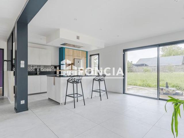 THILOUZE CHARMANTE MAISON MODERNE SUR SON TERRAIN de 906 M2 QUATRE CHAMBRES
