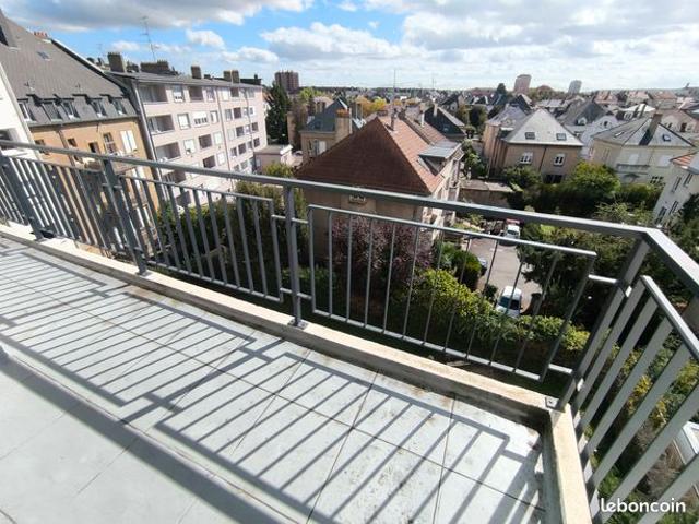 THIONVILLE – Appartement dernier étage à rénover, 130m², 4 chambres avec garage, cave et balcons