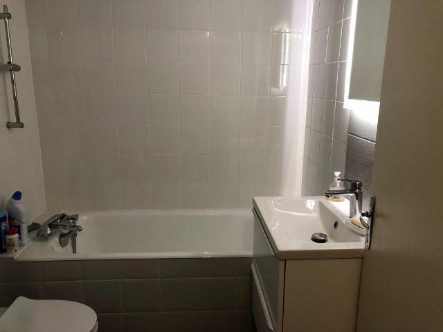 THIONVILLE Studio meublé SDB neuve