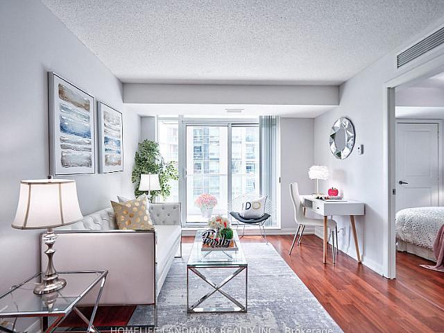 This One Has 1 Bathrooms 2 Bedrooms, Yonge/sheppard