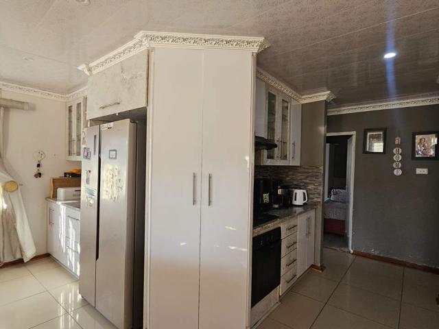 This Beautiful family home in a sought after residence of Vistapark, Bloemfontein