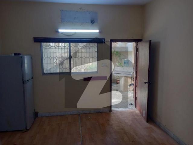Clifton Block 5, 2000 Yards Bungalow Available For Rent, 10 Bed Rooms Total 14 Rooms, Clifton Block 5