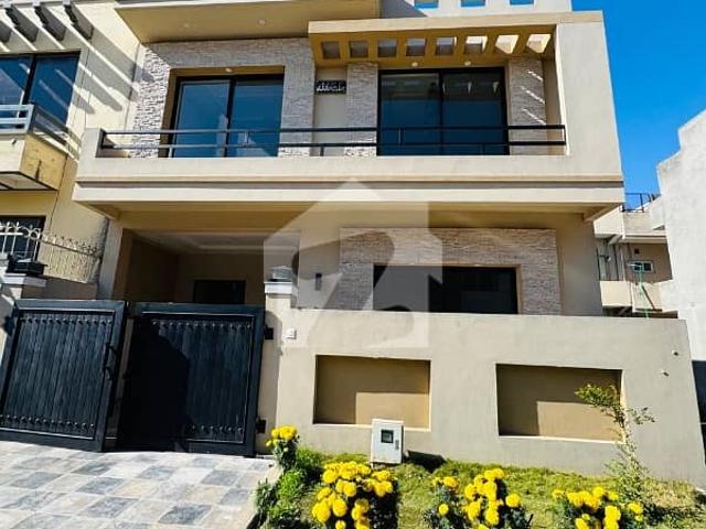 This Is Your Chance To Buy House In D 12/4 Islamabad