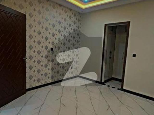 This Is Your Chance To Buy On Excellent Location House In Master City Block B