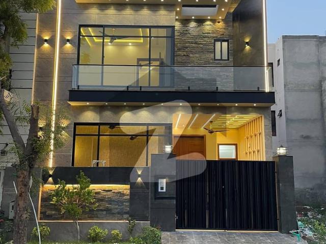 This Is Your Chance To Buy Prime Location House In Multan