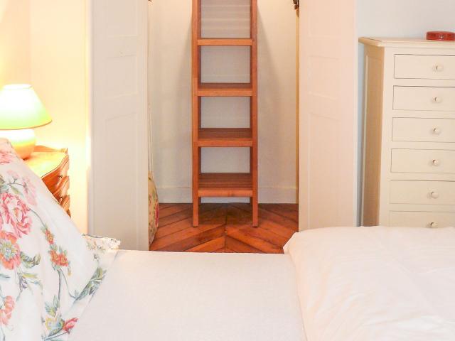 this lovely 1 bedroom apartment situated on 1st floor with lift, Paris Amsterdam Apartments for Rent