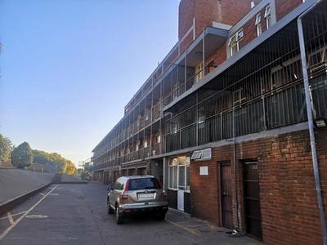 this property is a 3 bedroom unit wi.