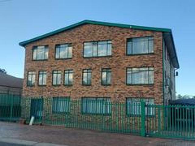 this 6 flat building in central laud.