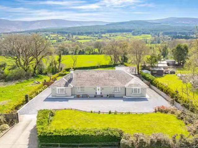 Thistle Do, Ardane Cross, Glen of Aherlow, Co. Tipperary, E34Y.