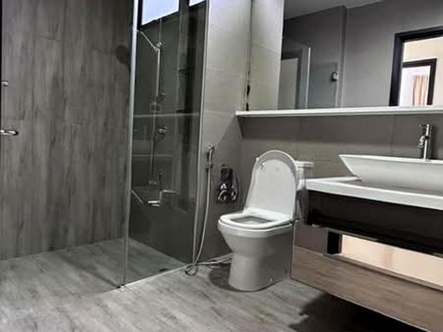 Three 11 D20, Apartment