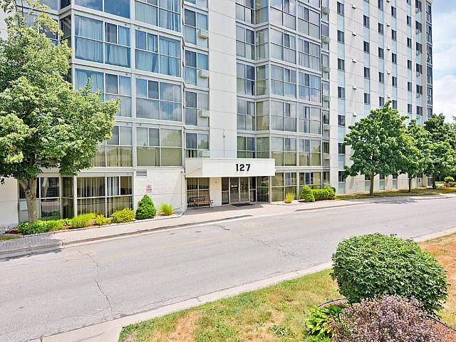 Three Bed, 2 Full Bath Amazing Apartment! D95644