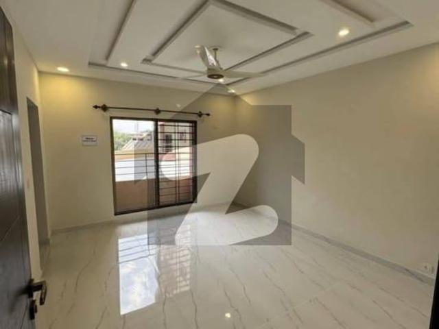 Three Bed DD Available For Rent In Shahide Millat Ocean Shamsi Building Lift Car Parking Stand By Generator Furnish Apartment Shaheed Millat Road