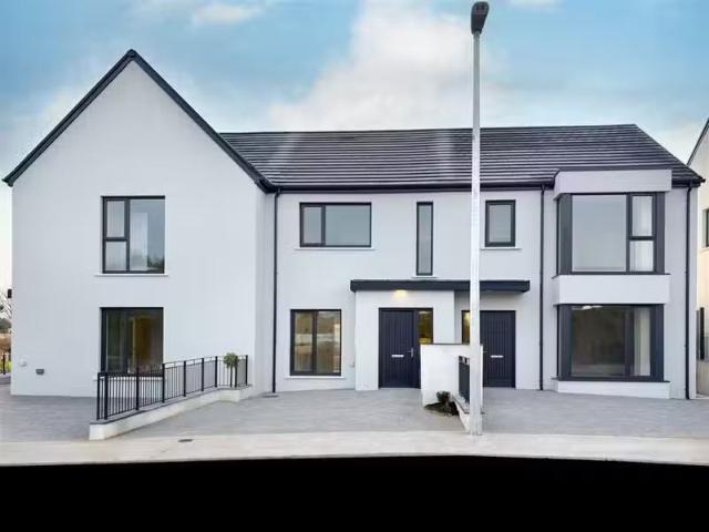 Three Bed End Of Terrace, Millboro, Kerry Pike, Cork