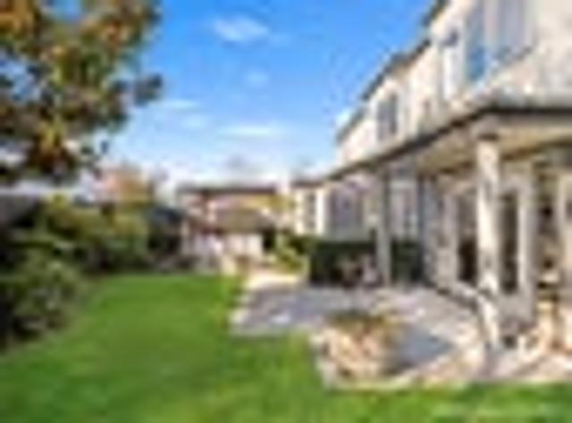 Three bed plus office Family living