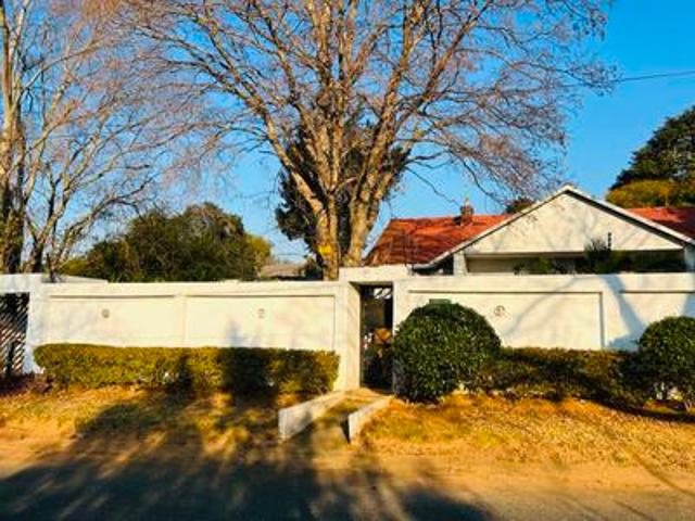 three bed two baths to rent