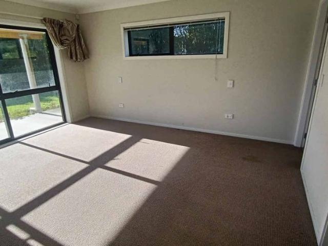 THREE BEDROOM MANAKAU