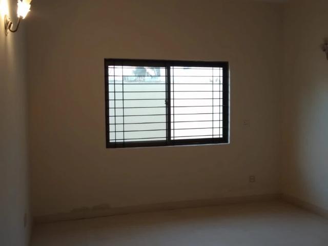 Three bedroom apartment Karachi DHA Phase 5 ID 78536
