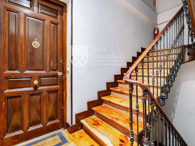 Three bedroom apartment on Calle de San Bernardo