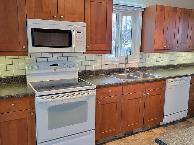 Three Bedroom Bungalow Main Floor For Rent