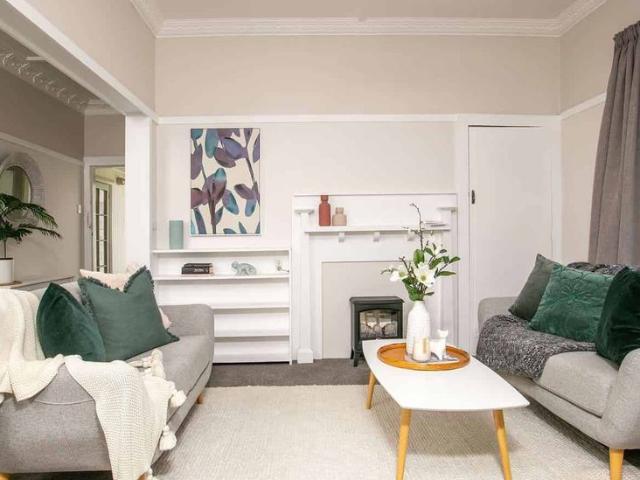 Three Bedroom Bungalow, walking distance to town!