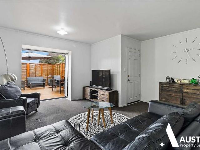 Three bedroom brick and tile pet friendly home