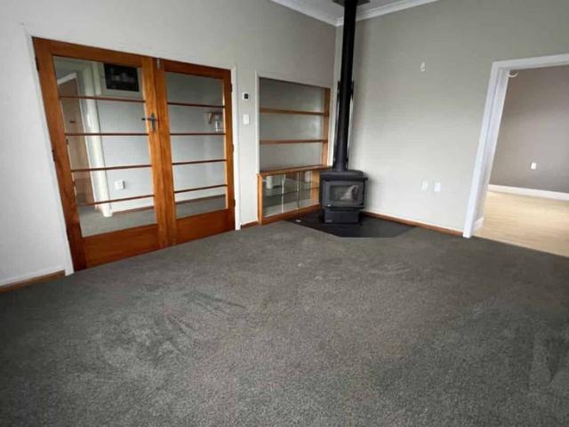 THREE BEDROOM CENTRAL