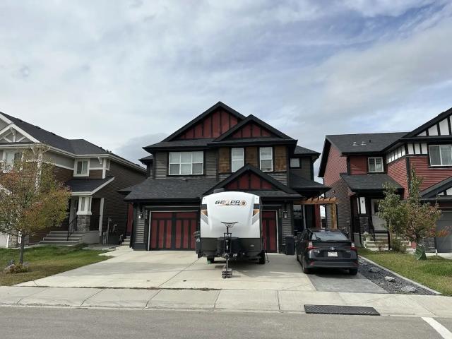 Three Bedroom Duplex, Utilities included, stunning Mountain Views