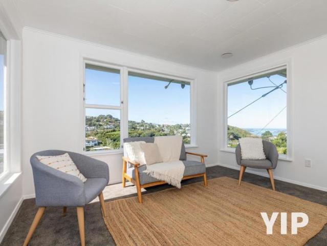 Three Bedroom Gem with Harbour Outlook!
