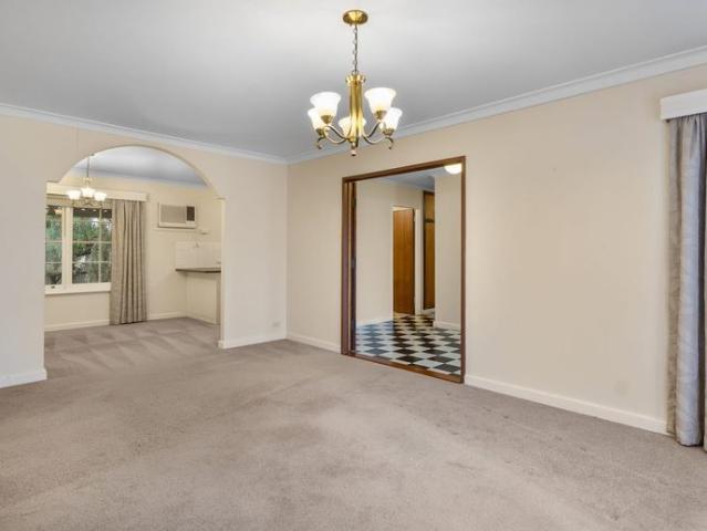 Three Bedroom Home in Convenient Beachside Location!