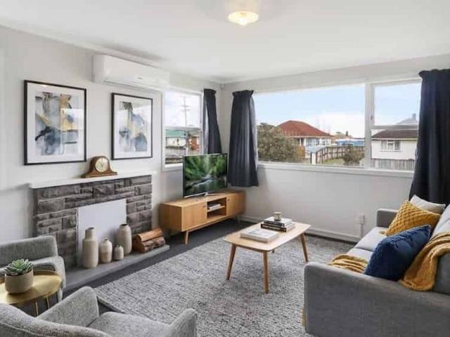 Three Bedroom Home In Otara!