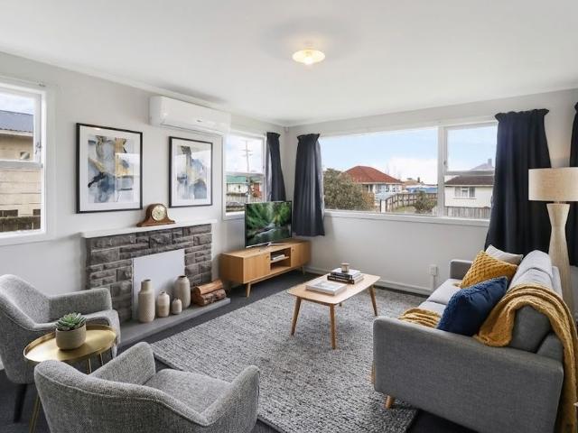 Three Bedroom Home In Otara!