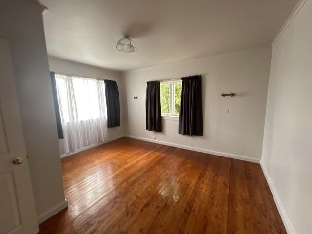Three Bedroom Home with Garage in Springfield Springfield