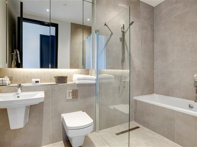 Three bedroom penthouse @ Opus, 6 Hanover Quay, Grand Canal Dk, Dublin 2 Owen Reilly 4938 MyHome. Ie Lettings