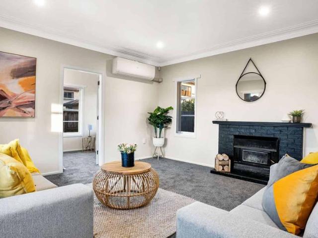 Three bedroom plus two utility rooms in the heart of Papatoetoe!