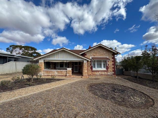 Three Bedroom Stone Home in the Heart of Waikerie
