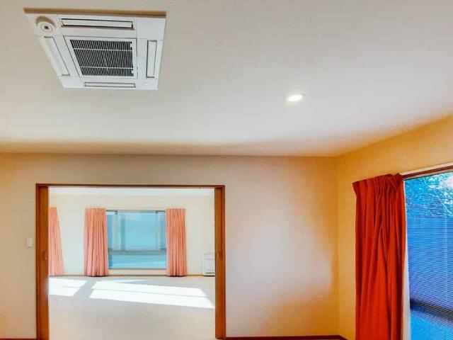 Three Bedroom Two Bathroom Townhouse In Avonhead
