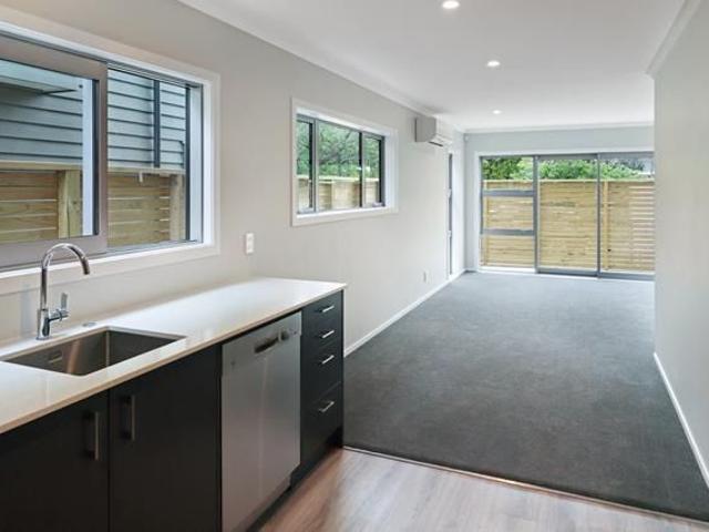THREE BEDROOM TOWNHOUSE IN WATERLOO