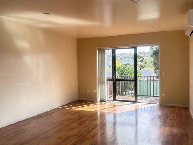 Three bedroom Townhouse in Albany