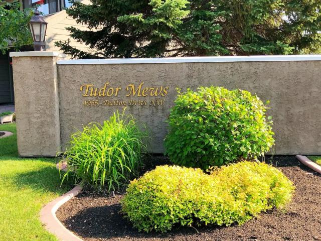 Three bedrooms townhouse AT DALTON DRIVE NW for rent