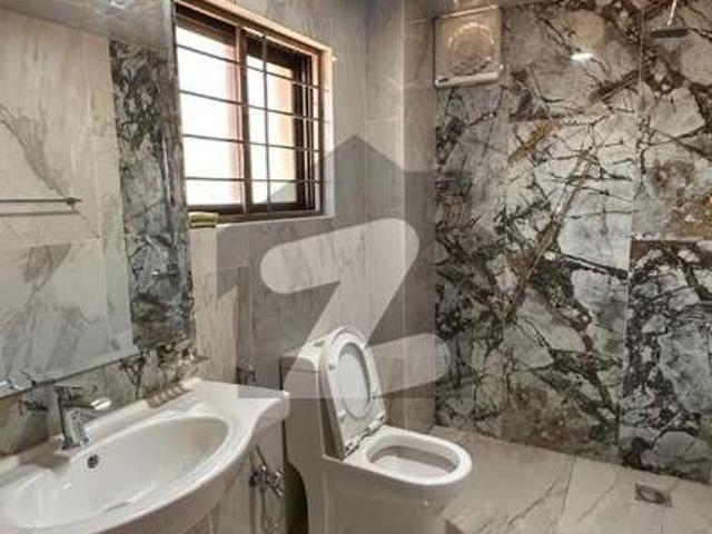 Three Bedrooms Apartment Available For Rent DHA Phase 5 Sector H