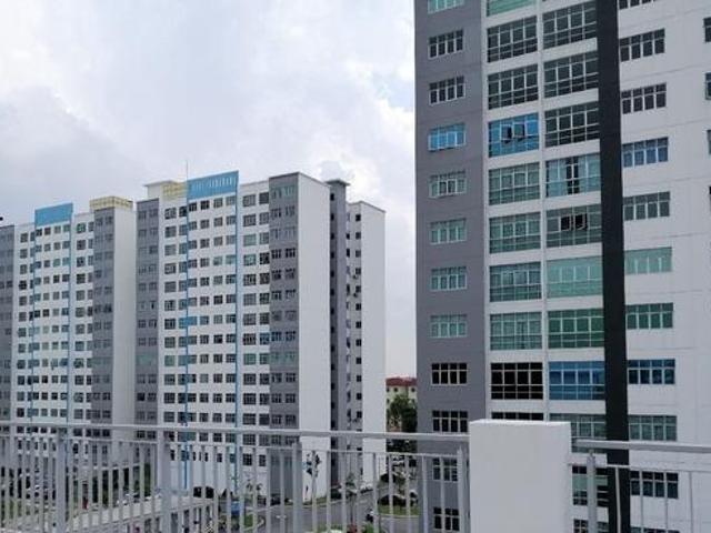 Three Bedrooms Apartment In Puchong Selangor